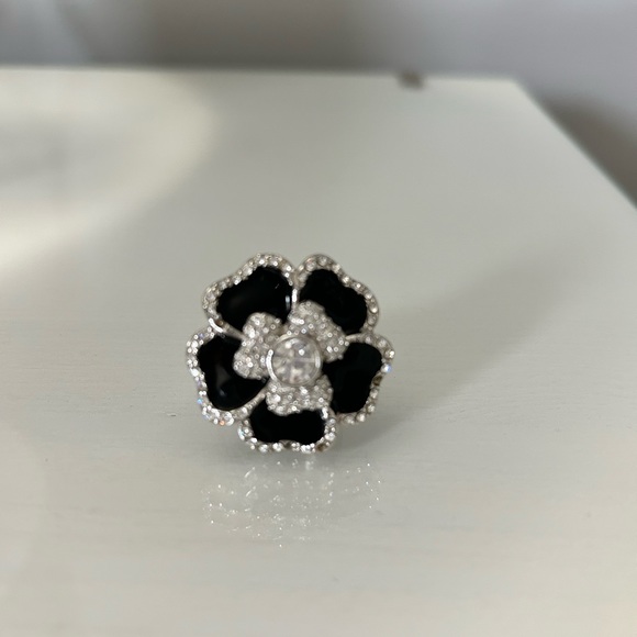 Lot of Lia Sophia Statement Rings Size 8 - Picture 4 of 4